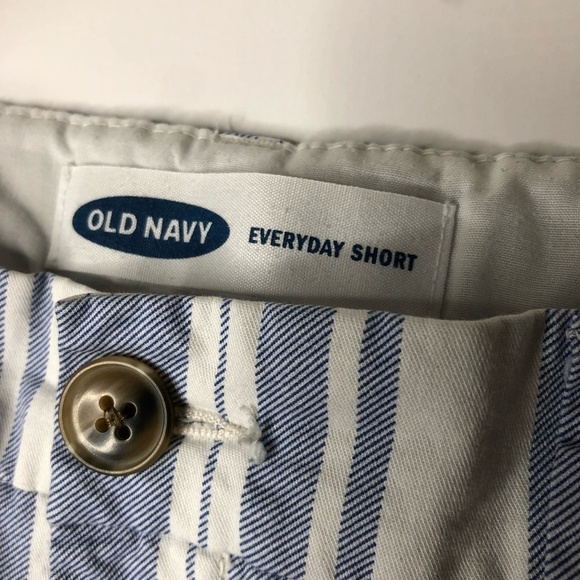 Old Navy Everyday Shorts Size 10 - Picture 2 of 5